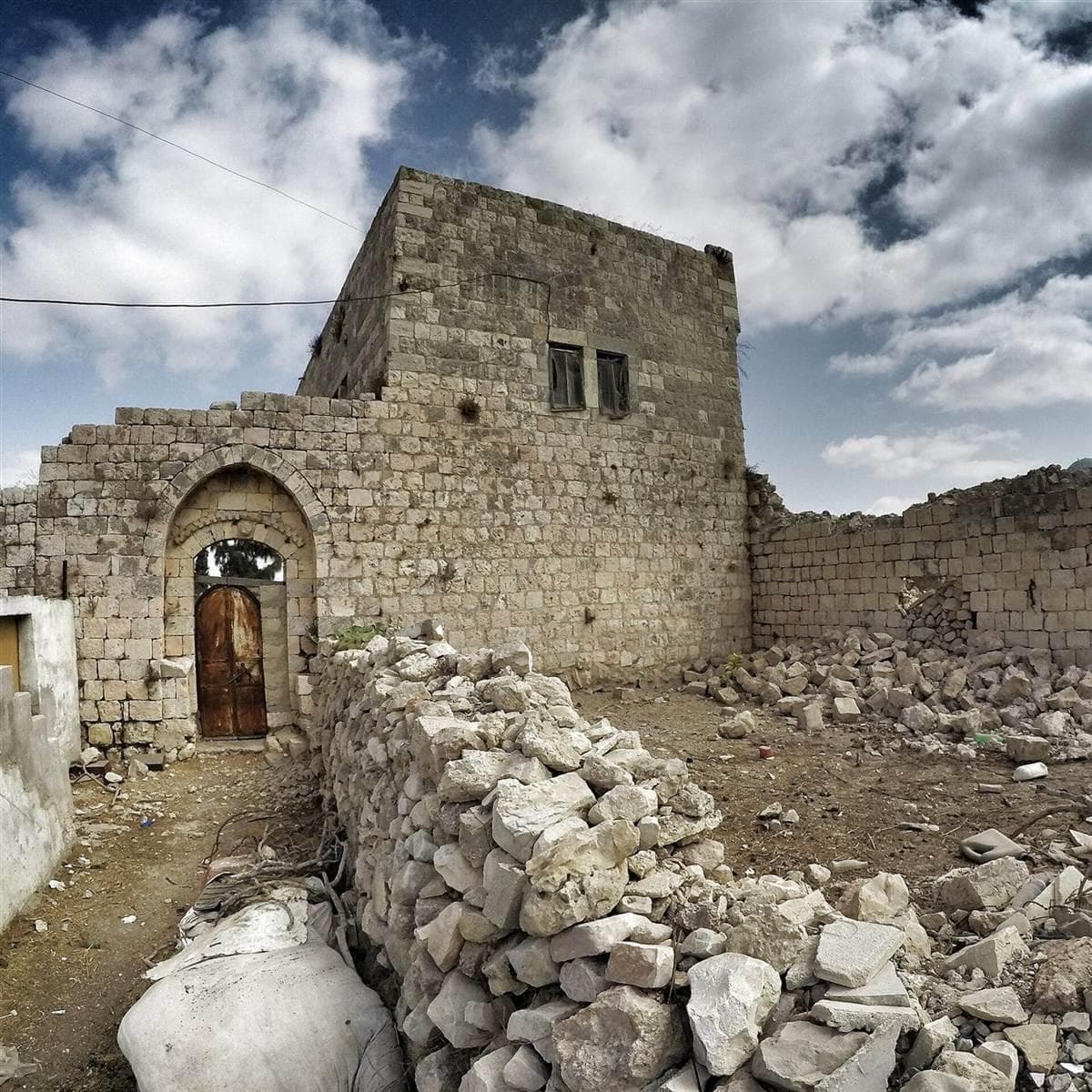 An old stone house