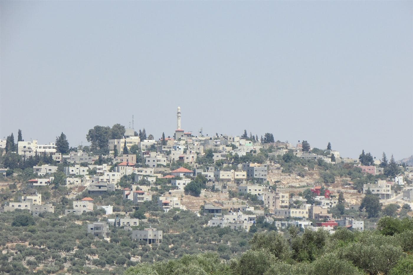 Kifl Haris on its hill