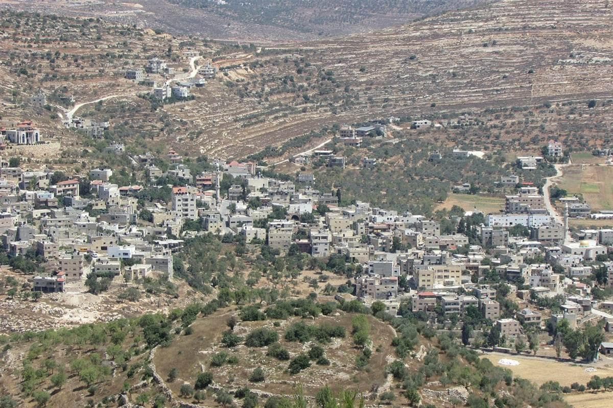 The hills of al-Lubban