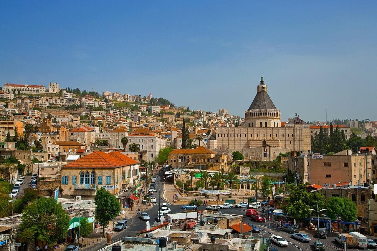 An-Nasira across its hills